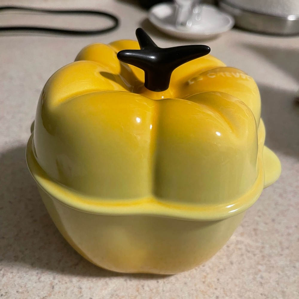 NWT Le Creuset Bell Pepper Cocotte - Citrus